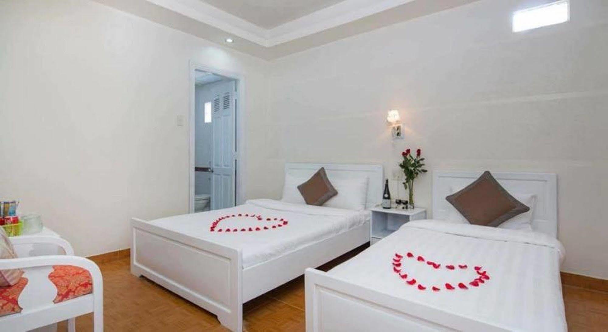 Ken Hotel На Транг Екстериор снимка