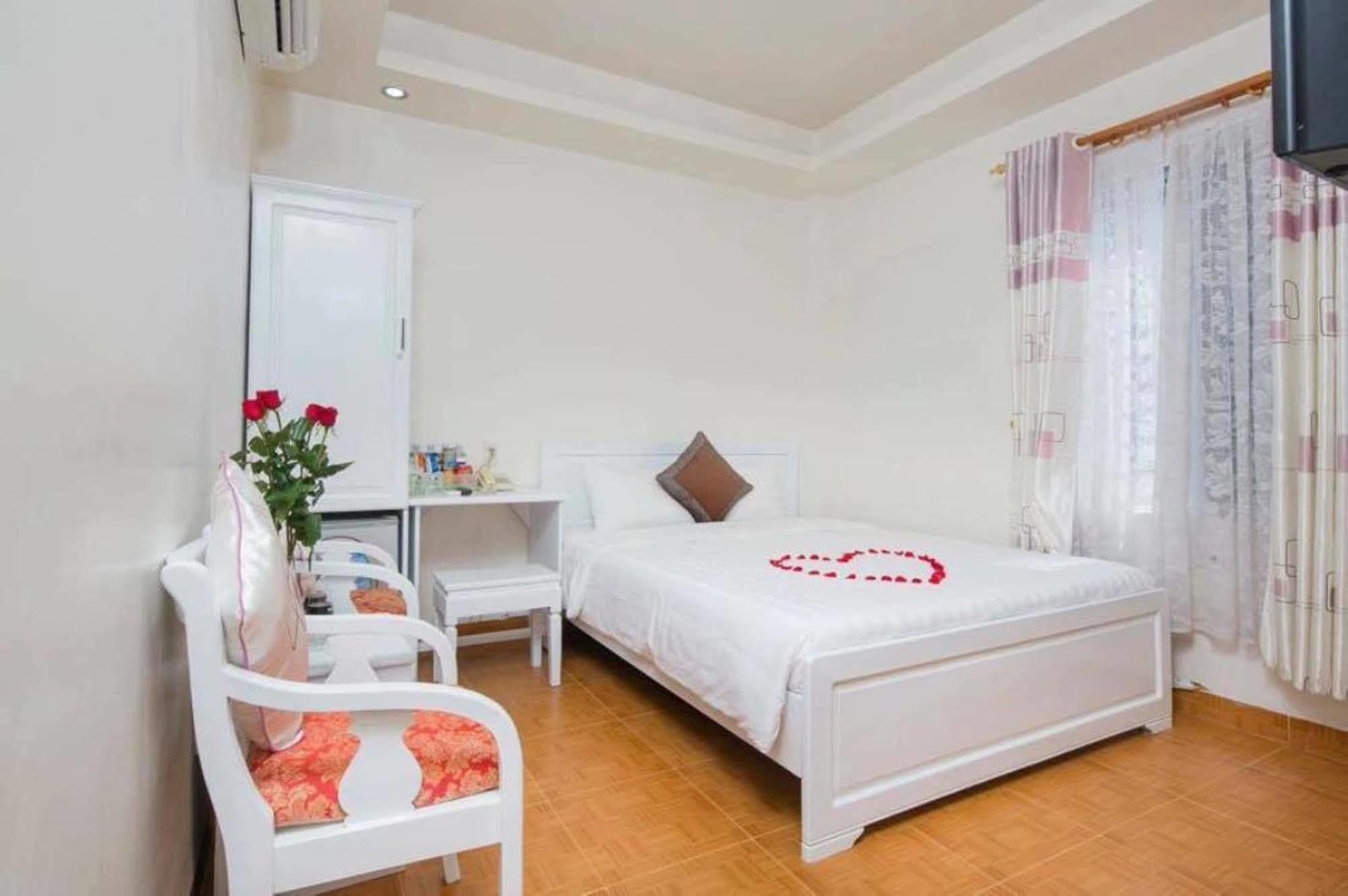 Ken Hotel На Транг Екстериор снимка